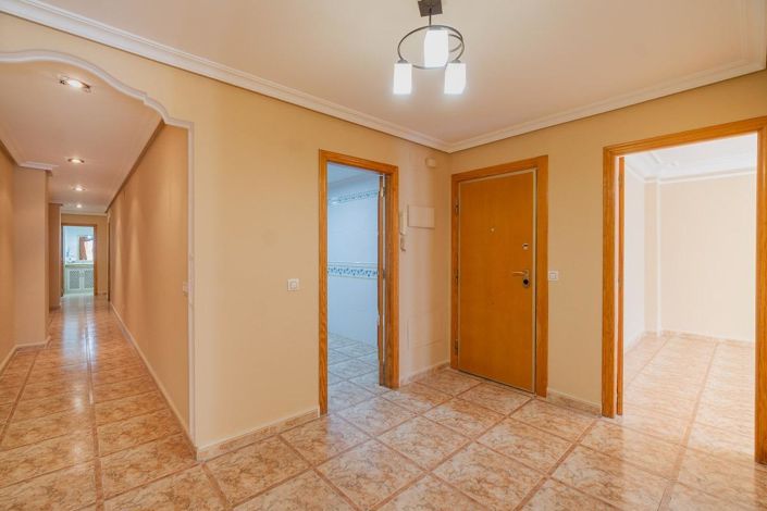 Image No.9-3 Bed Apartment for sale