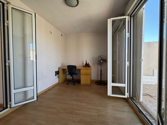 Image No.11-2 Bed Townhouse for sale