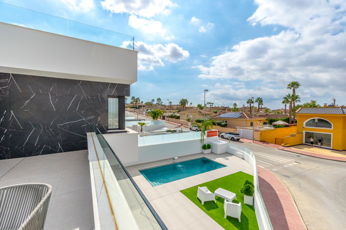 Image No.10-3 Bed Villa for sale