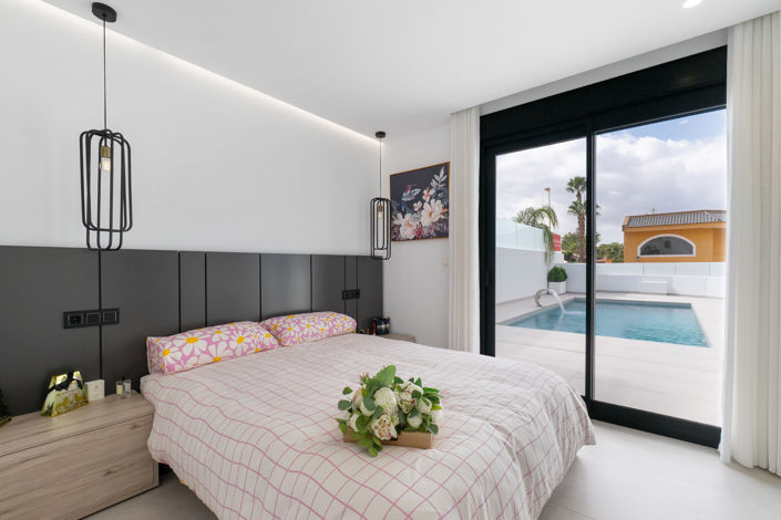 Image No.15-3 Bed Villa for sale