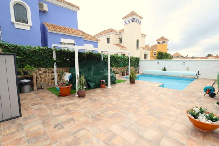 Image No.4-4 Bed Villa for sale