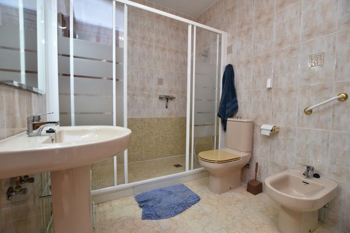 Image No.15-3 Bed Townhouse for sale