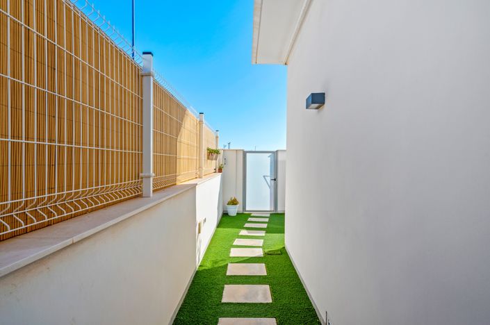 Image No.19-3 Bed Villa for sale