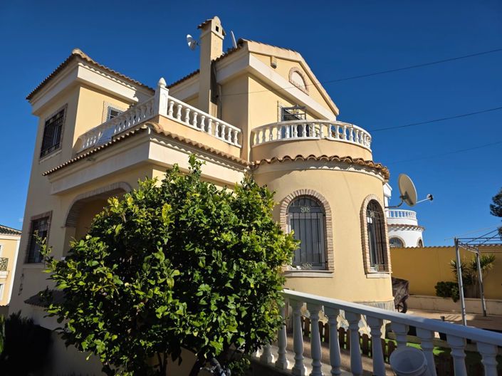 Image No.7-4 Bed Villa for sale