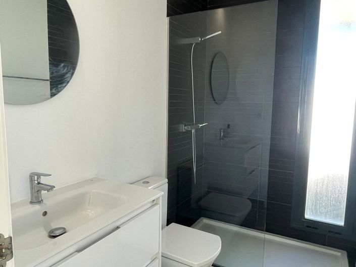 Image No.12-3 Bed Villa for sale