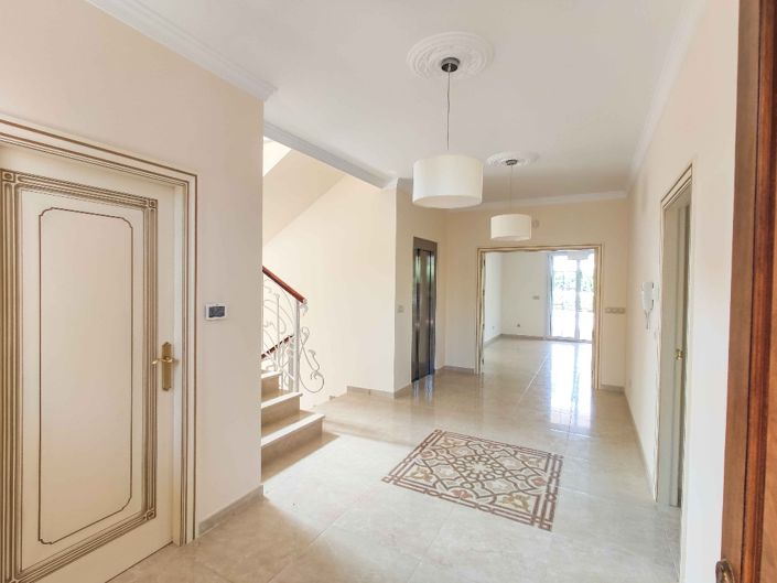 Image No.11-6 Bed Villa for sale