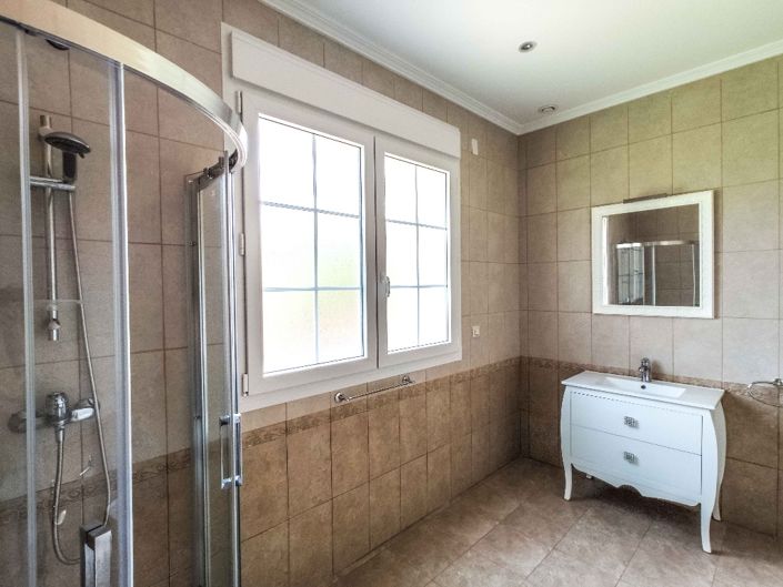 Image No.19-6 Bed Villa for sale