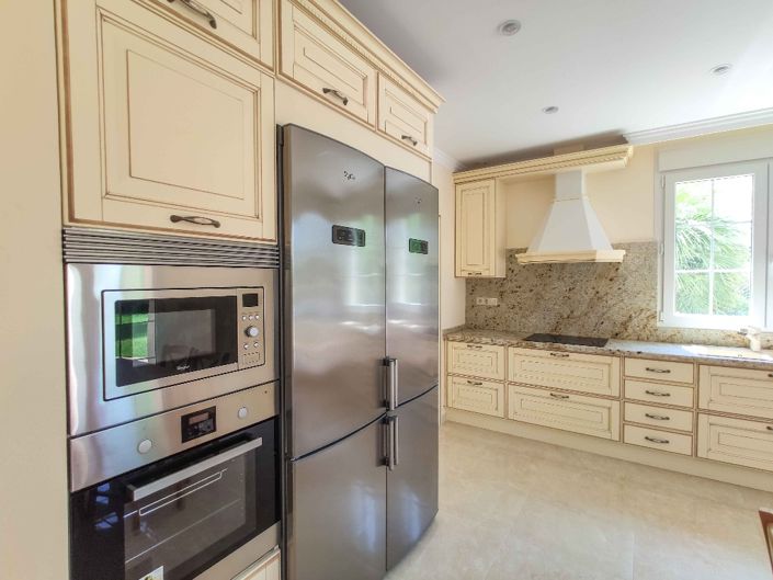 Image No.3-6 Bed Villa for sale