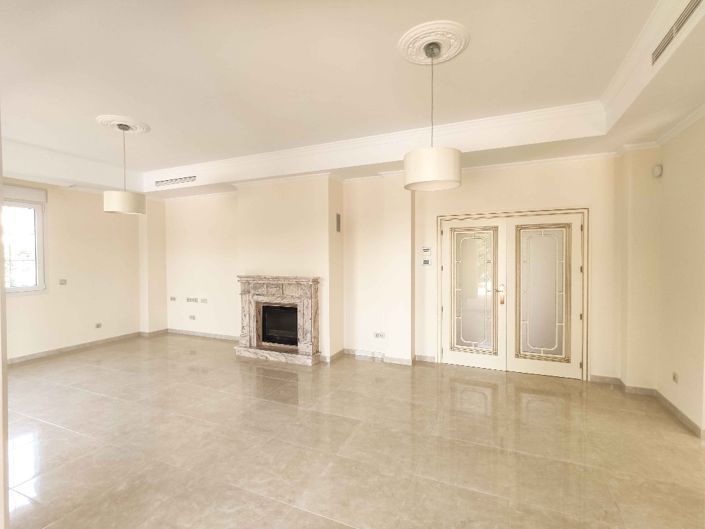 Image No.8-6 Bed Villa for sale