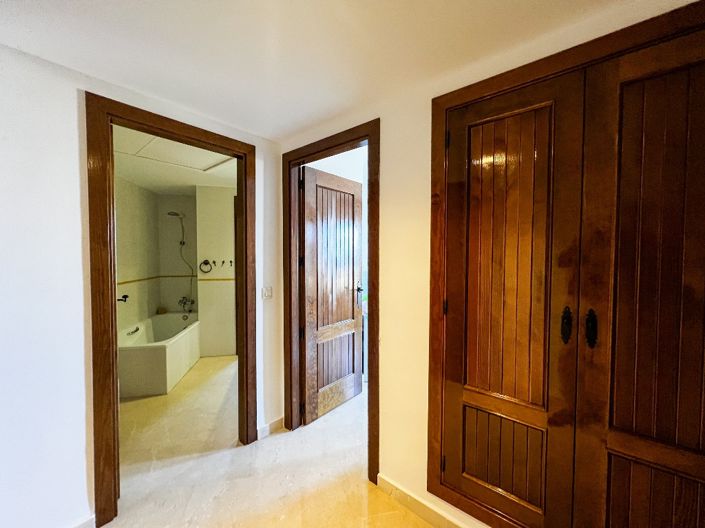 Image No.22-2 Bed Apartment for sale