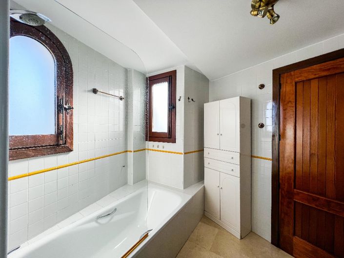 Image No.23-2 Bed Apartment for sale