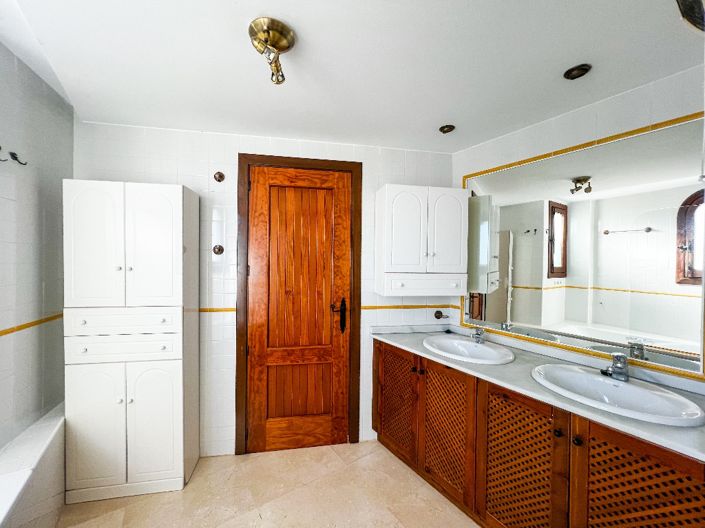 Image No.25-2 Bed Apartment for sale