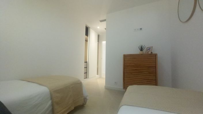 Image No.10-3 Bed Villa for sale