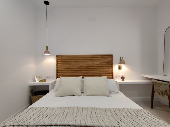 Image No.12-2 Bed Townhouse for sale