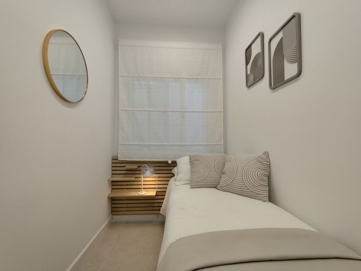 Image No.14-2 Bed Townhouse for sale