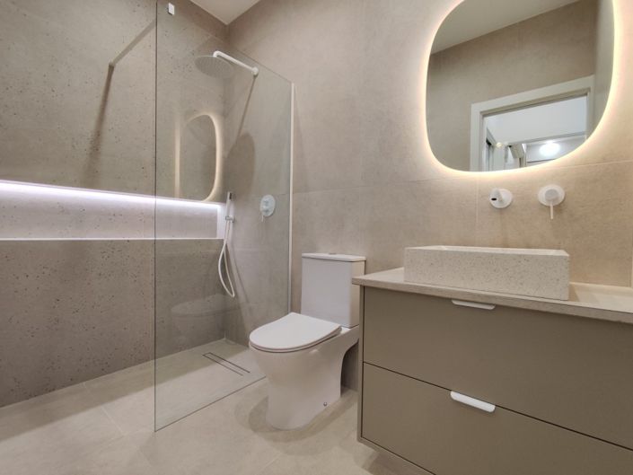 Image No.16-2 Bed Townhouse for sale