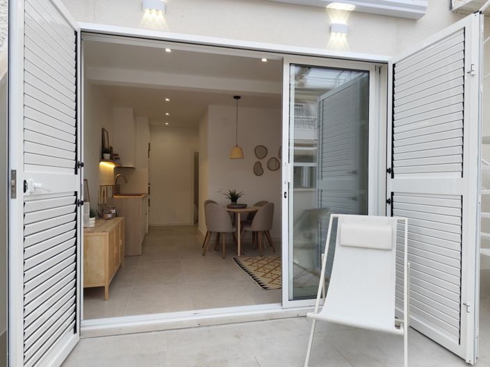 Image No.2-2 Bed Townhouse for sale