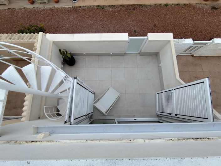 Image No.21-2 Bed Townhouse for sale