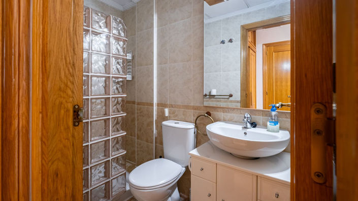 Image No.21-2 Bed Apartment for sale