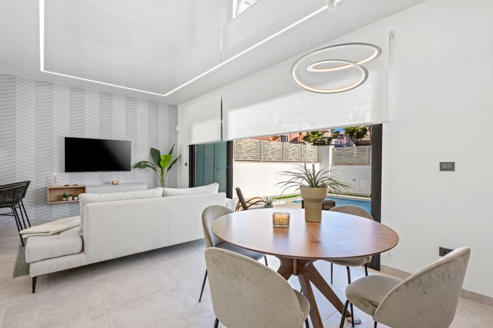 Image No.10-3 Bed Villa for sale