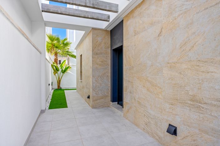 Image No.32-3 Bed Villa for sale