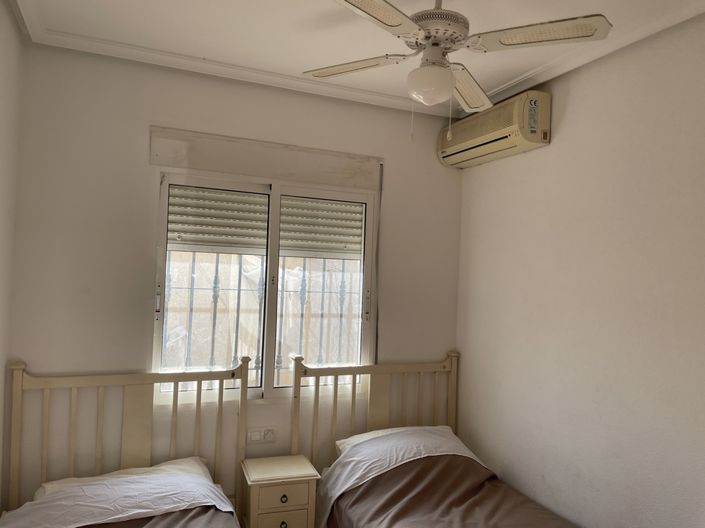 Image No.18-3 Bed Townhouse for sale