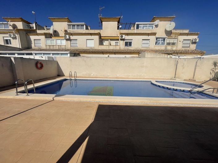 Image No.6-3 Bed Townhouse for sale