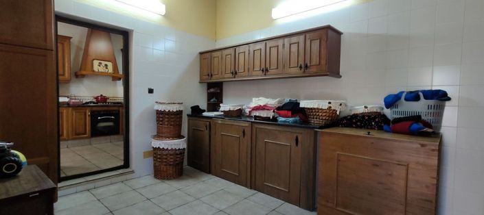 Image No.18-4 Bed Country House for sale