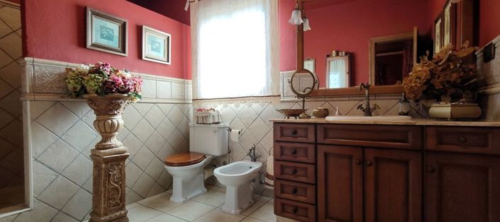 Image No.20-4 Bed Country House for sale