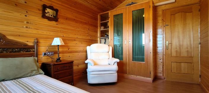 Image No.22-4 Bed Country House for sale