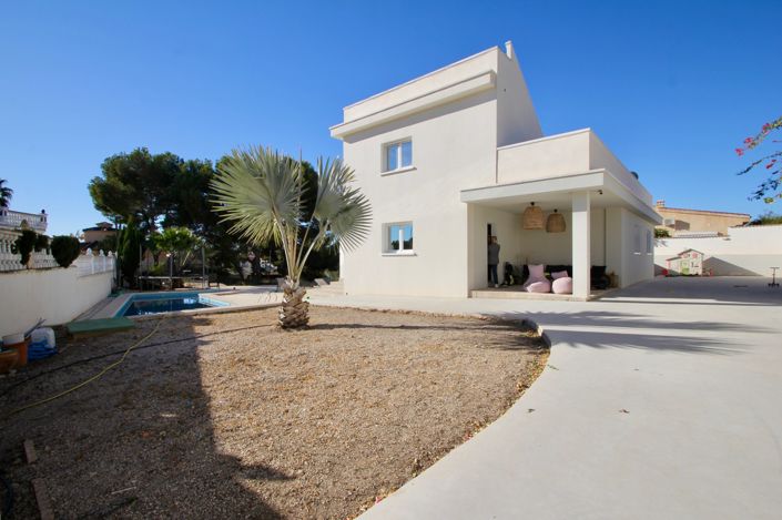 Image No.2-3 Bed Villa for sale