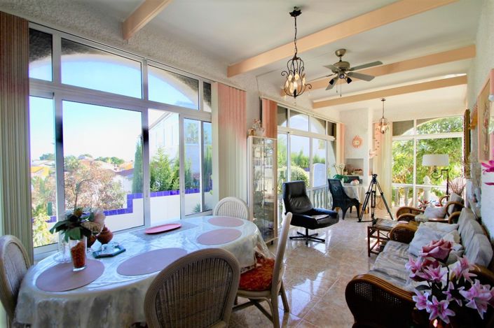 Image No.8-6 Bed Villa for sale