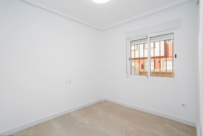 Image No.18-2 Bed Apartment for sale