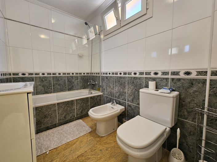 Image No.20-3 Bed Townhouse for sale