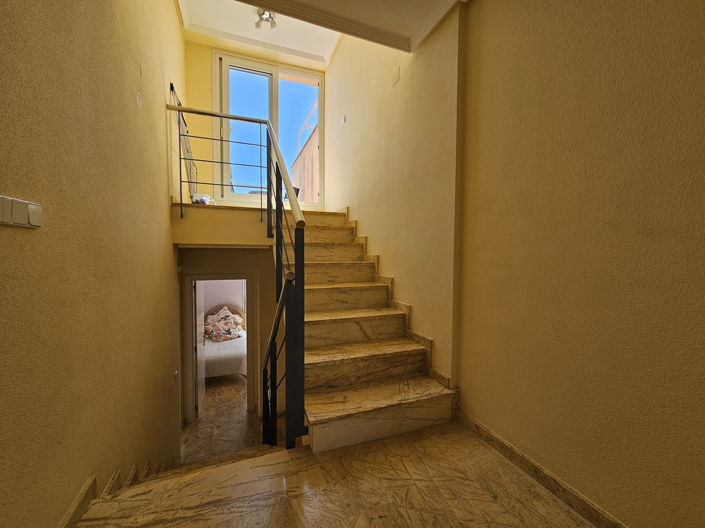 Image No.22-3 Bed Townhouse for sale