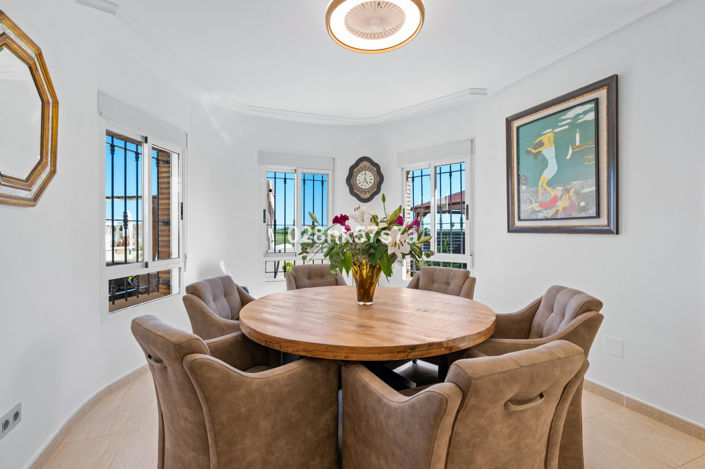 Image No.4-3 Bed Villa for sale