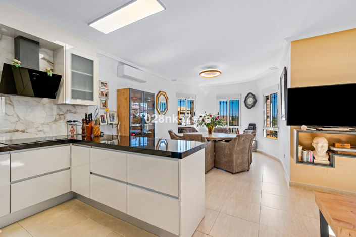 Image No.6-3 Bed Villa for sale