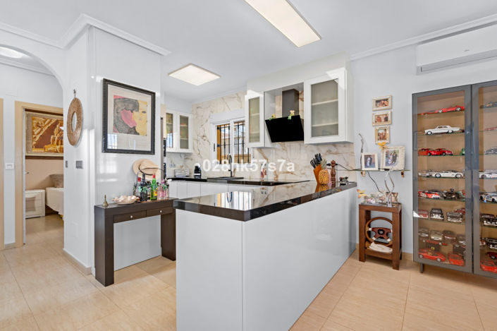 Image No.7-3 Bed Villa for sale