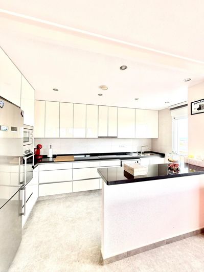 Image No.15-3 Bed Apartment for sale