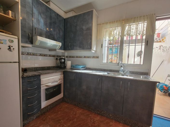 Image No.13-3 Bed Townhouse for sale