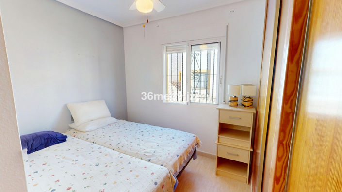 Image No.15-2 Bed Townhouse for sale