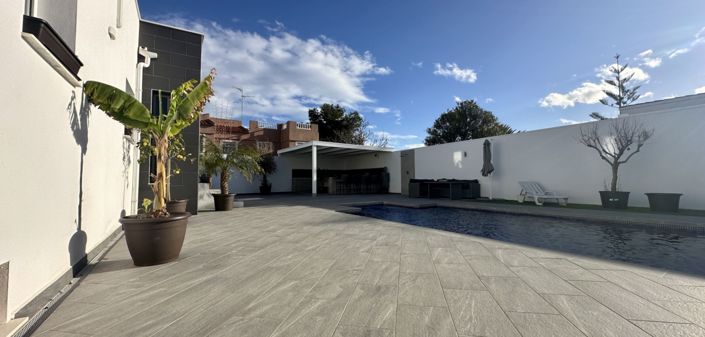 Image No.42-5 Bed Villa for sale