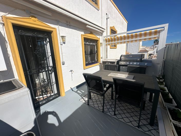 Image No.14-3 Bed Townhouse for sale