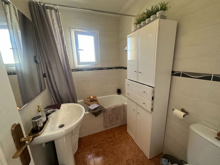 Image No.30-3 Bed Townhouse for sale