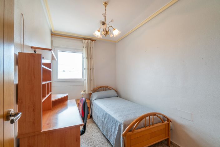 Image No.25-5 Bed Townhouse for sale