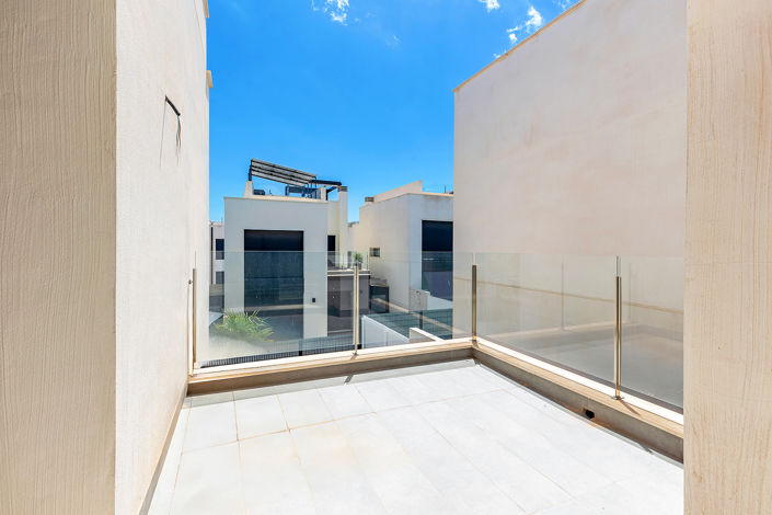 Image No.18-3 Bed Villa for sale