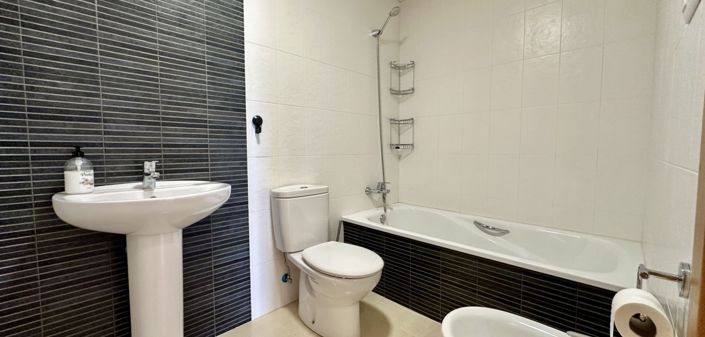 Image No.27-3 Bed Apartment for sale