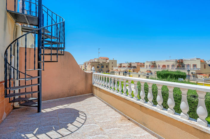 Image No.29-3 Bed Townhouse for sale