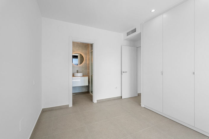 Image No.9-2 Bed Apartment for sale