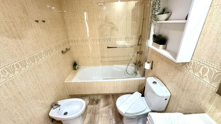 Image No.20-2 Bed Apartment for sale